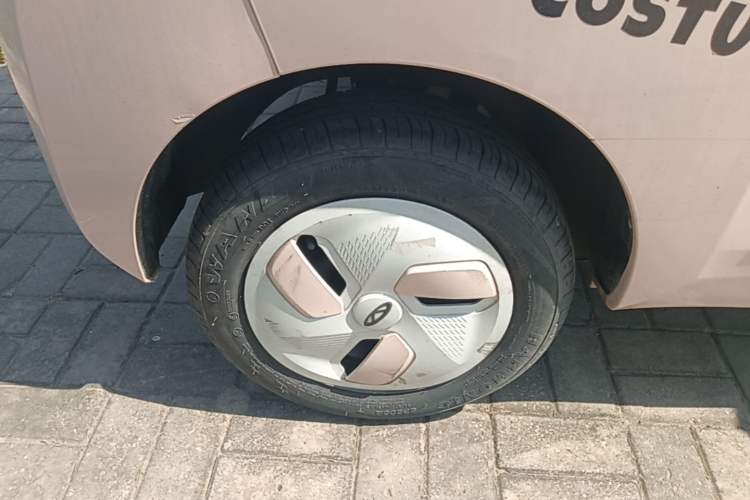 Used Chery QQ Ice Cream 2022 170km Sundae Phosphate Lithium-Ion Right Rear Wheel Hub