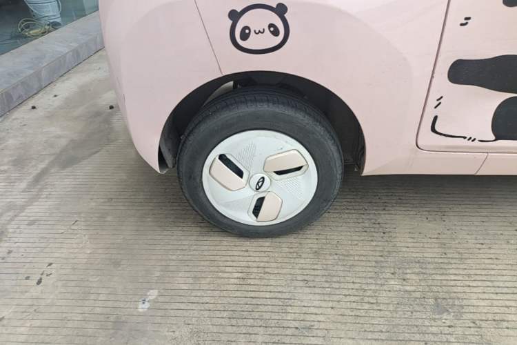 Used Chery QQ Ice Cream 2022 120km Conical Shape Lithium Iron Phosphate Right Rear Wheel Hub
