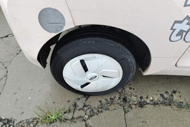 Used Chery QQ Ice Cream 2022 170km Sundae Phosphate Lithium-Ion Right Rear Wheel Hub