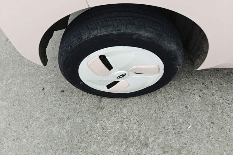 Used Chery QQ Ice Cream 2022 120km Conical Shape Lithium Iron Phosphate Right Rear Wheel Hub