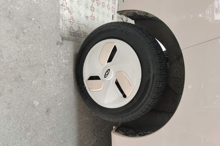 Used Chery QQ Ice Cream 2022 Pudding Model Right Rear Wheel Hub