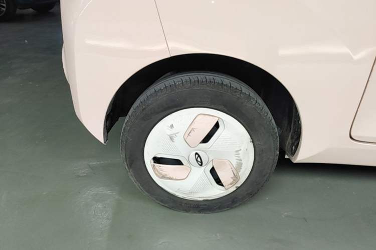 Used Chery QQ Ice Cream 2022 170km Sundae Phosphate Lithium-Ion Right Rear Wheel Hub