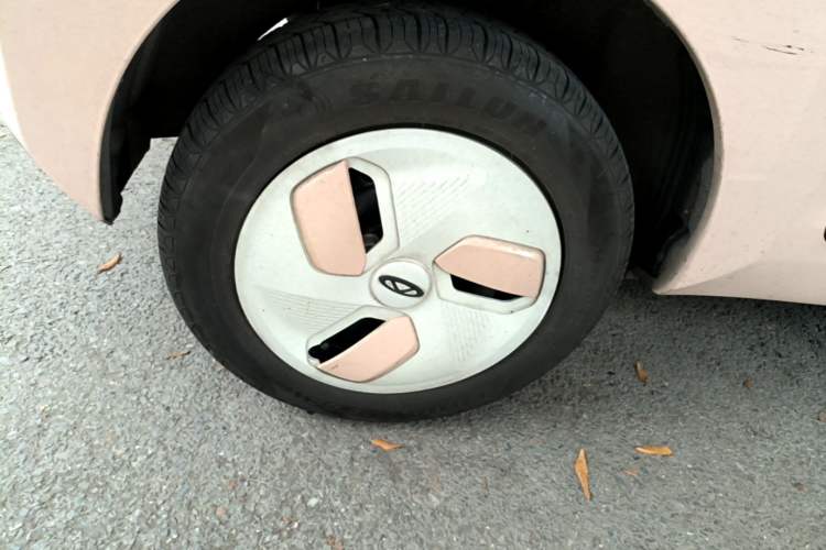 Used Chery QQ Ice Cream 2022 170km Sundae Phosphate Lithium-Ion Right Rear Wheel Hub