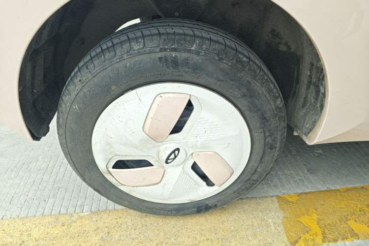 Used Chery QQ Ice Cream 2022 170km Sundae Phosphate Lithium-Ion Right Rear Wheel Hub