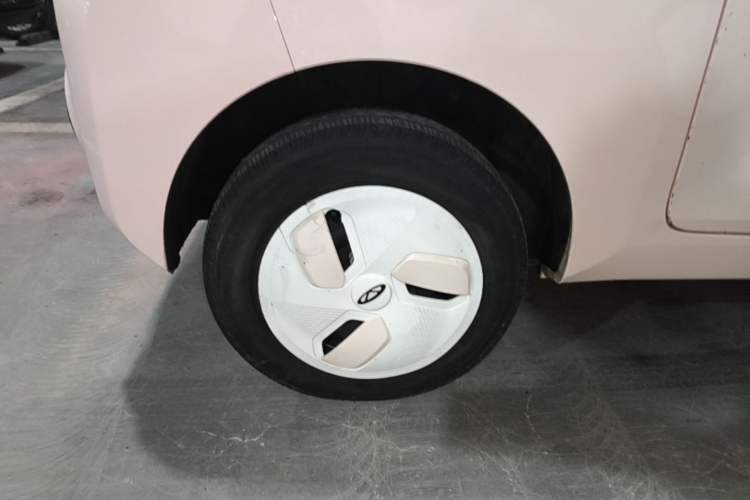 Used Chery QQ Ice Cream 2022 170km Sundae Phosphate Lithium-Ion Right Rear Wheel Hub