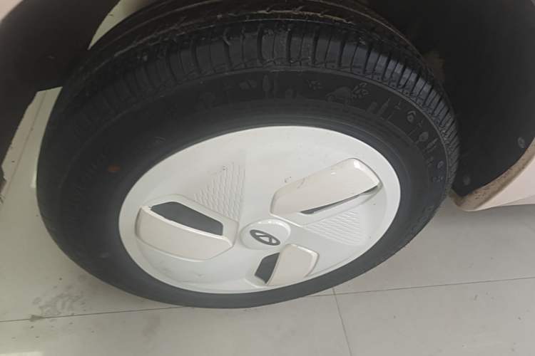 Used Chery QQ Ice Cream 2022 120km Conical Shape Lithium Iron Phosphate Right Rear Wheel Hub