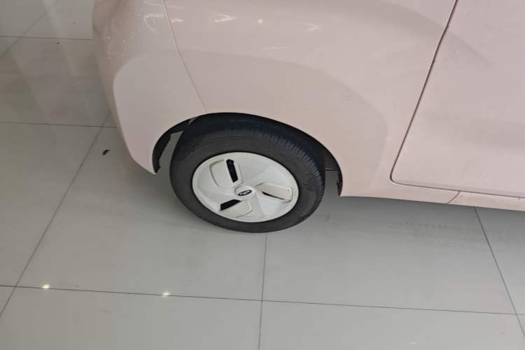 Used Chery QQ Ice Cream 2022 120km Conical Shape Lithium Iron Phosphate Right Rear Wheel Hub