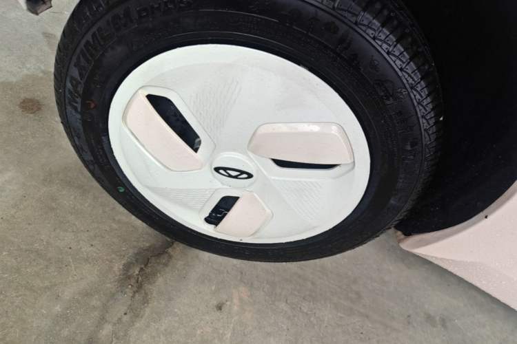 Used Chery QQ Ice Cream 2022 Pudding Model Right Rear Wheel Hub