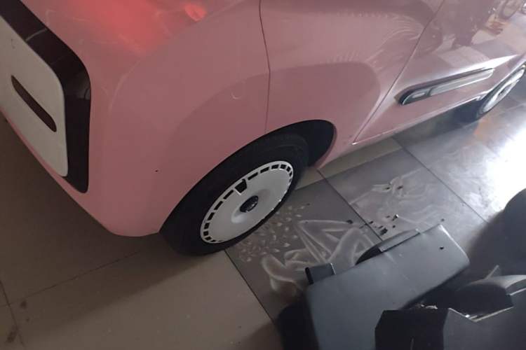 Used Chery QQ Ice Cream 2022 Taohuanxi Sweet Peach Edition Right Rear Wheel Hub