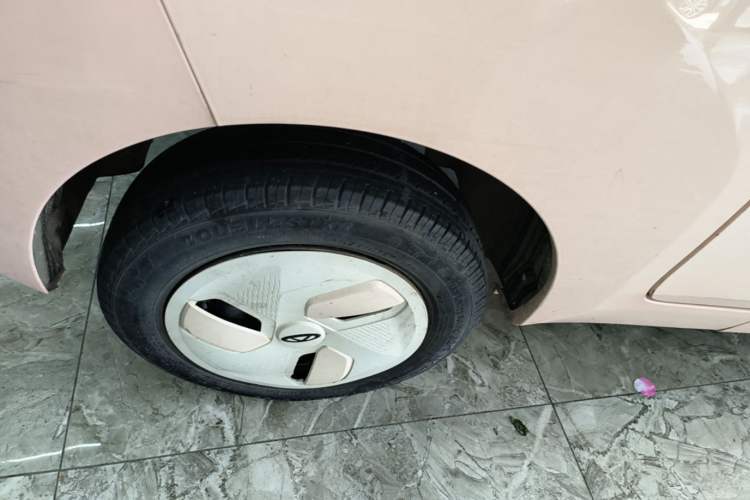 Used Chery QQ Ice Cream 2022 120km Milkshake Phosphate Lithium-Iron Right Rear Wheel Hub