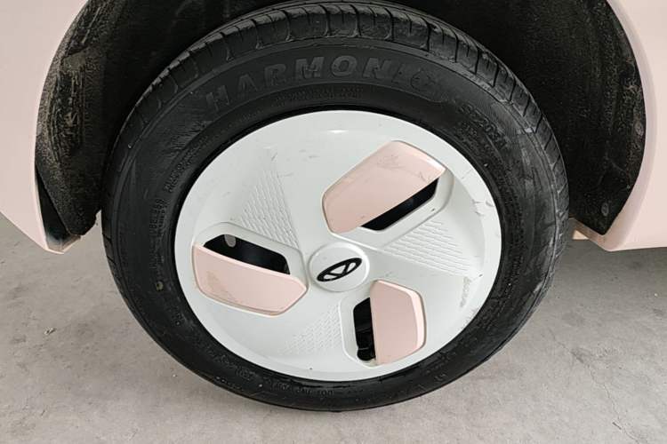 Used Chery QQ Ice Cream 2022 170km Sundae Phosphate Lithium-Ion Right Rear Wheel Hub