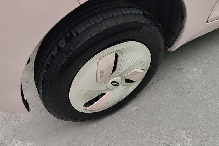 Used Chery QQ Ice Cream 2022 170km Sundae Phosphate Lithium-Ion Right Rear Wheel Hub