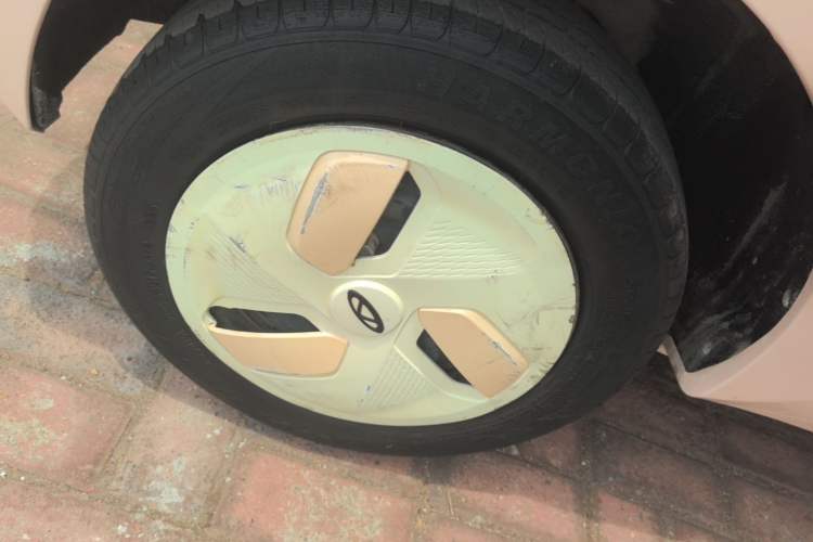 Used Chery QQ Ice Cream 2022 120km Conical Shape Lithium Iron Phosphate Right Rear Wheel Hub