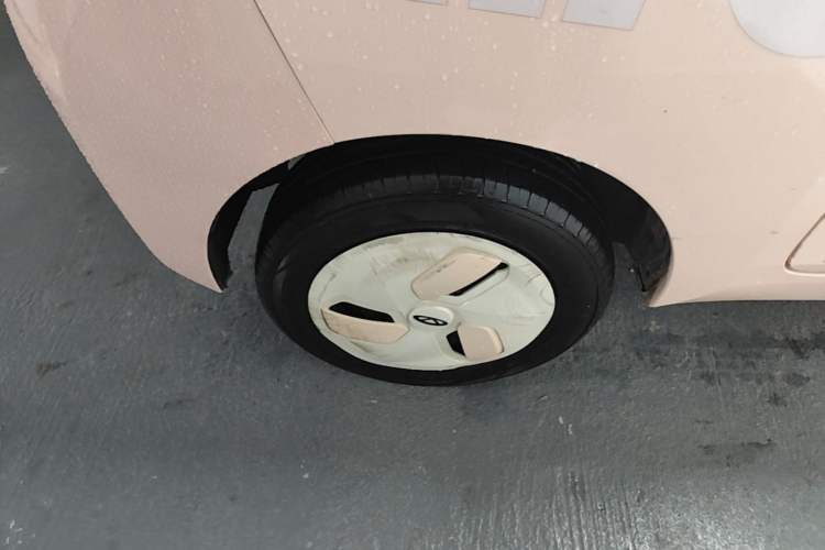 Used Chery QQ Ice Cream 2022 170km Sundae Phosphate Lithium-Ion Right Rear Wheel Hub