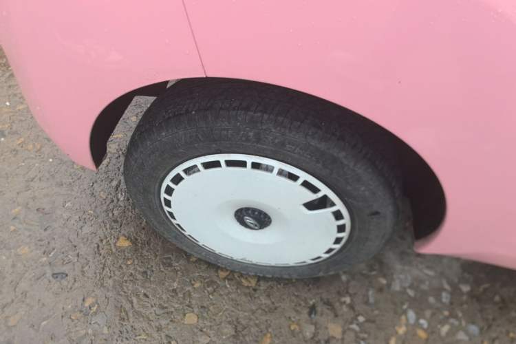 Used Chery QQ Ice Cream 2022 Taohuanxi Sweet Peach Edition Right Rear Wheel Hub