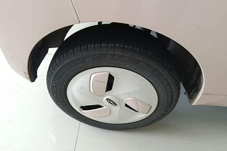 Used Chery QQ Ice Cream 2022 120km Conical Shape Lithium Iron Phosphate Right Rear Wheel Hub