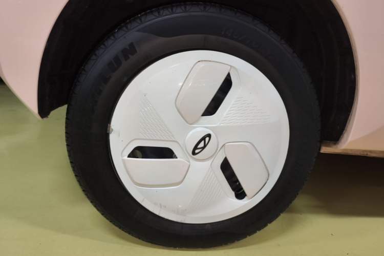 Used Chery QQ Ice Cream 2022 170km Sundae Phosphate Lithium-Ion Right Rear Wheel Hub