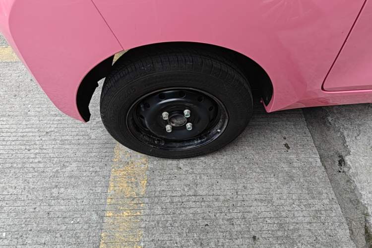 Used Chery QQ Ice Cream 2022 170km Sundae Phosphate Lithium-Ion Right Rear Wheel Hub