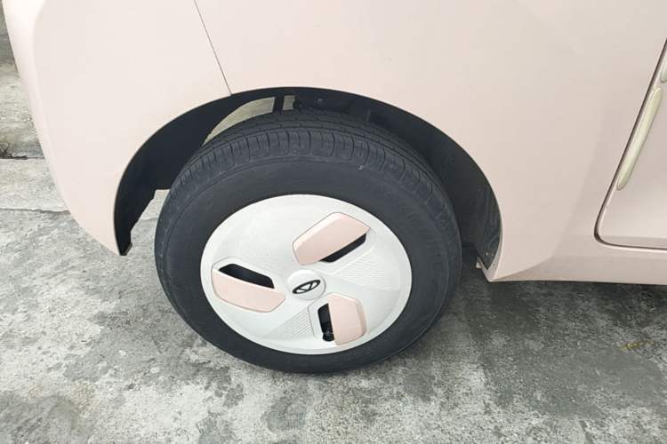 Used Chery QQ Ice Cream 2022 120km Conical Shape Lithium Iron Phosphate Right Rear Wheel Hub