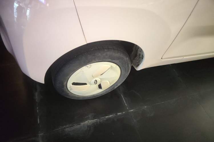 Used Chery QQ Ice Cream 2022 120km Conical Shape Lithium Iron Phosphate Right Rear Wheel Hub