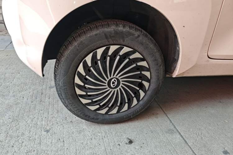 Used Chery QQ Ice Cream 2022 120km Conical Shape Lithium Iron Phosphate Right Rear Wheel Hub