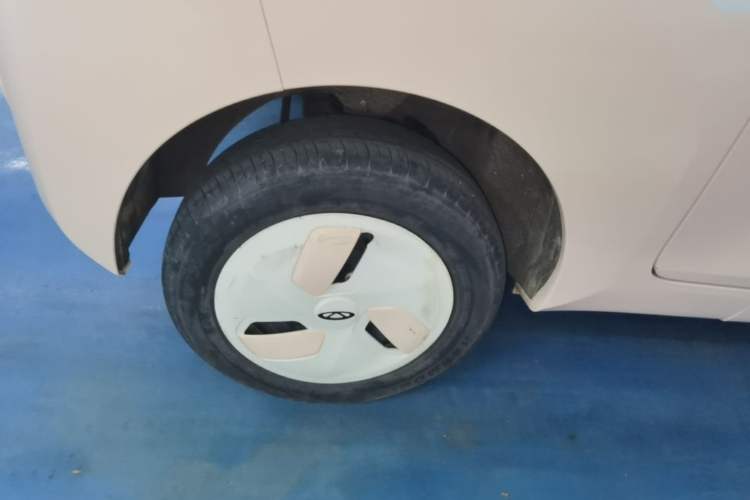 Used Chery QQ Ice Cream 2022 120km Conical Shape Lithium Iron Phosphate Right Rear Wheel Hub
