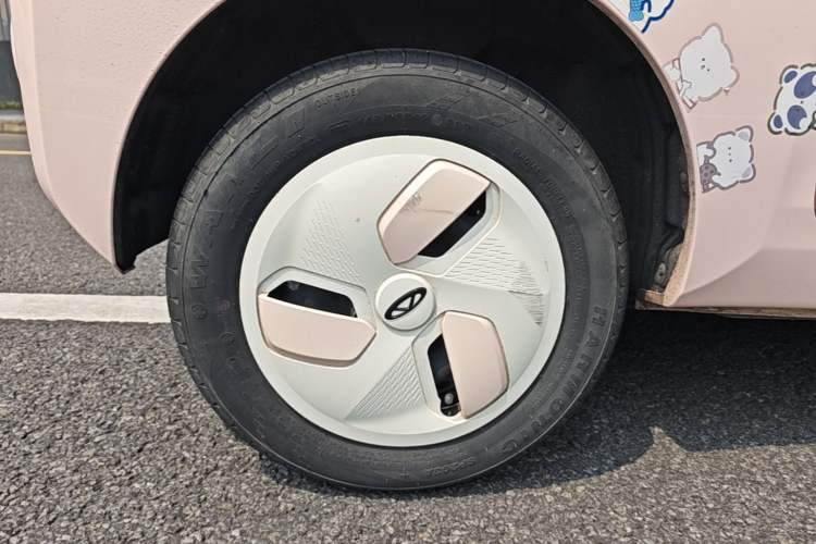 Used Chery QQ Ice Cream 2022 170km Sundae Phosphate Lithium-Ion Right Rear Wheel Hub