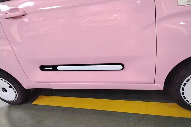 Used Chery QQ Ice Cream 2022 Taohuanxi Sweet Peach Edition Right Side Sill