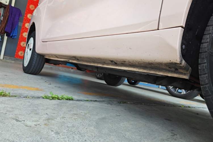 Used Chery QQ Ice Cream 2022 170km Sundae Phosphate Lithium-Ion Right Side Sill