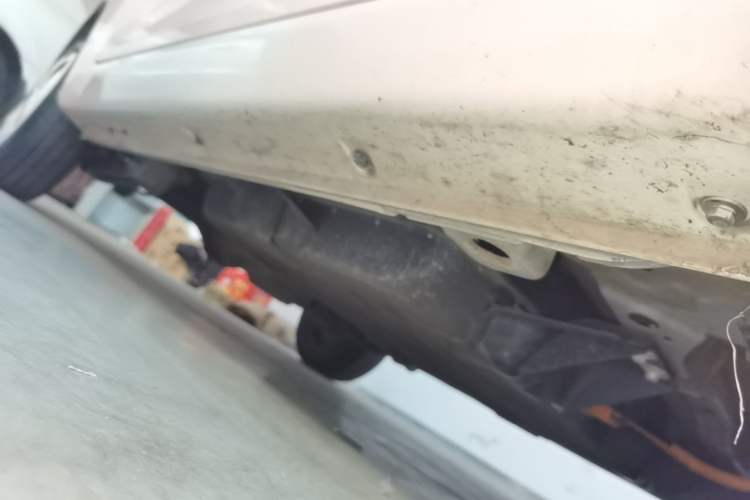 Used Chery QQ Ice Cream 2022 170km Sundae Phosphate Lithium-Ion Right Side Sill