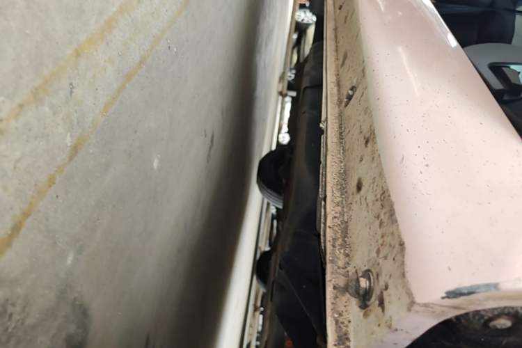 Used Chery QQ Ice Cream 2022 170km Sundae Phosphate Lithium-Ion Right Side Sill