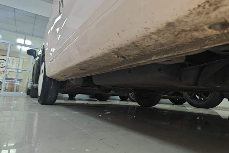 Used Chery QQ Ice Cream 2022 120km Conical Shape Lithium Iron Phosphate Right Side Sill