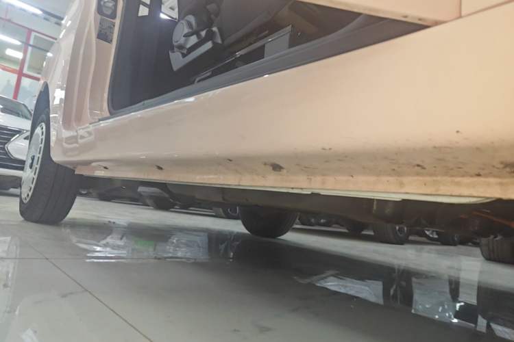 Used Chery QQ Ice Cream 2022 170km Sundae Phosphate Lithium-Ion Right Side Sill