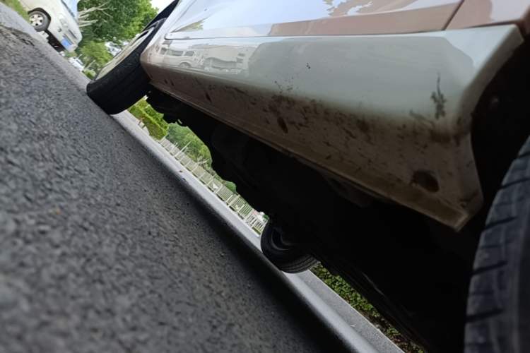 Used Chery QQ Ice Cream 2022 170km Sundae Phosphate Lithium-Ion Right Side Sill