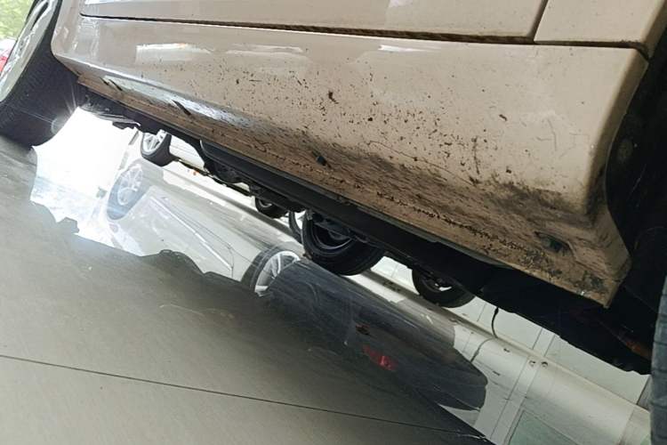 Used Chery QQ Ice Cream 2022 120km Conical Shape Lithium Iron Phosphate Right Side Sill