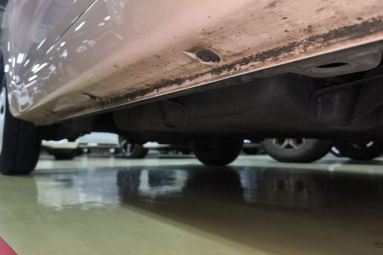 Used Chery QQ Ice Cream 2022 170km Sundae Phosphate Lithium-Ion Right Side Sill
