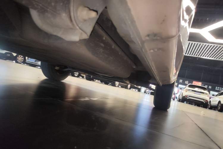 Used Chery QQ Ice Cream 2022 120km Conical Shape Lithium Iron Phosphate Right Side Sill