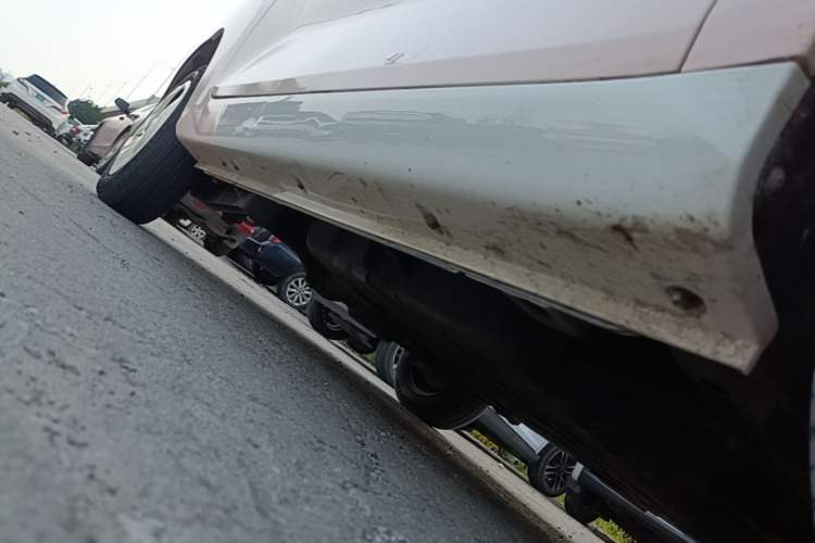 Used Chery QQ Ice Cream 2022 170km Sundae Phosphate Lithium-Ion Right Side Sill