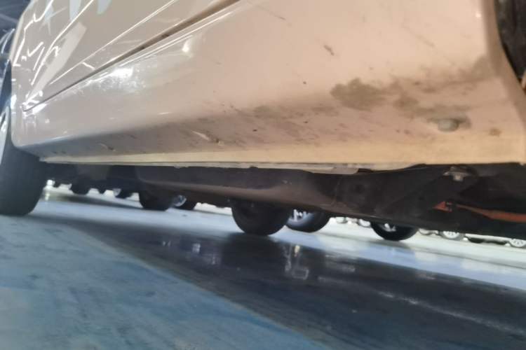 Used Chery QQ Ice Cream 2022 120km Conical Shape Lithium Iron Phosphate Right Side Sill