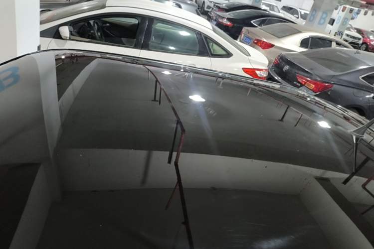 Used Chery QQ Ice Cream 2022 170km Sundae Phosphate Lithium-Ion Roof