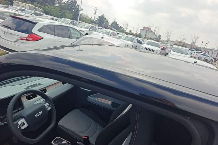Used Chery QQ Ice Cream 2022 120km Conical Shape Lithium Iron Phosphate Roof