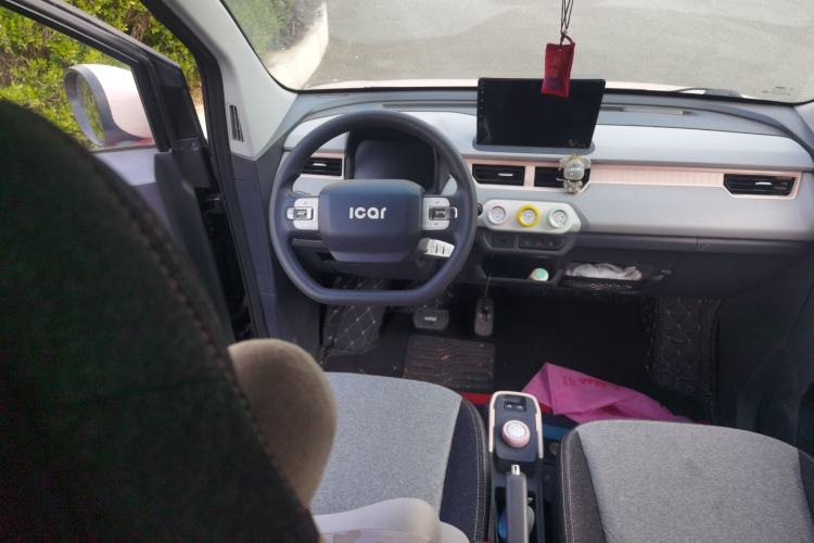Used Chery QQ Ice Cream 2022 170km Sundae Phosphate Lithium-Ion Steering Wheel