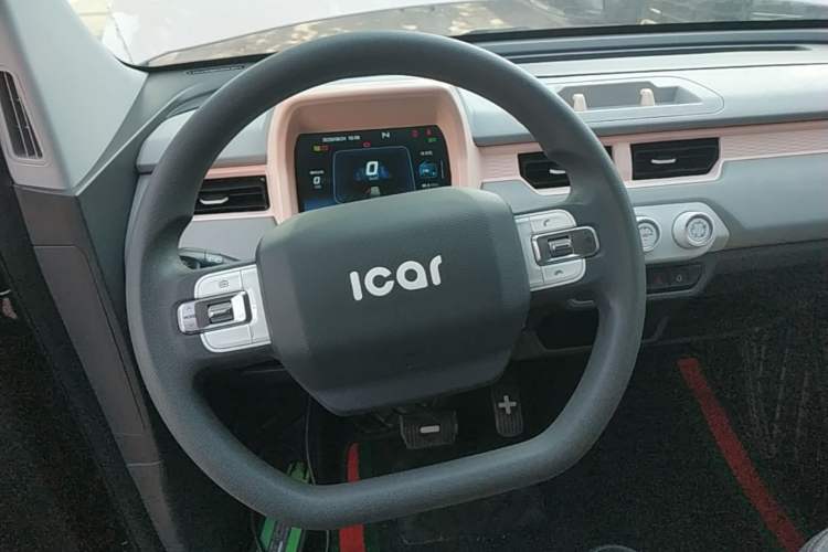Used Chery QQ Ice Cream 2022 170km Sundae Phosphate Lithium-Ion Steering Wheel