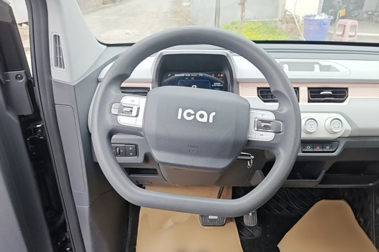Used Chery QQ Ice Cream 2022 120km Conical Shape Lithium Iron Phosphate Steering Wheel
