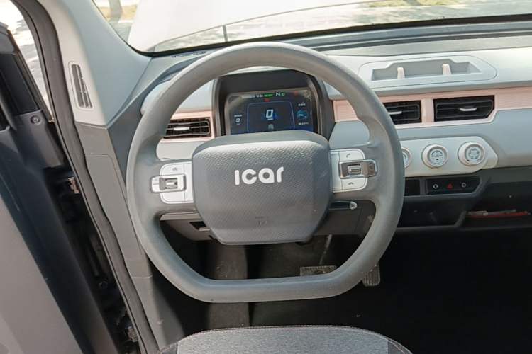 Used Chery QQ Ice Cream 2022 170km Sundae Phosphate Lithium-Ion Steering Wheel