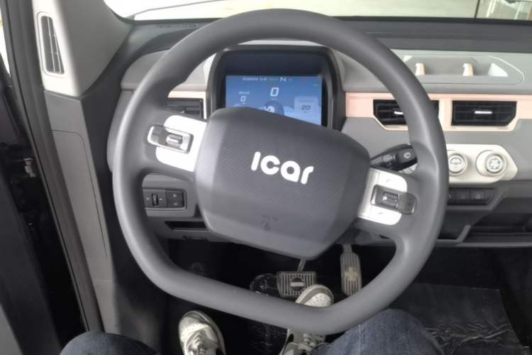 Used Chery QQ Ice Cream 2022 170km Sundae Phosphate Lithium-Ion Steering Wheel