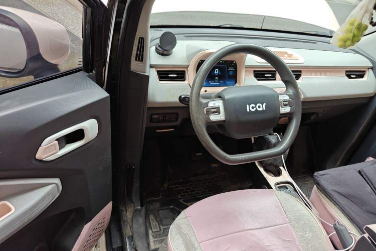 Used Chery QQ Ice Cream 2022 170km Sundae Phosphate Lithium-Ion Steering Wheel