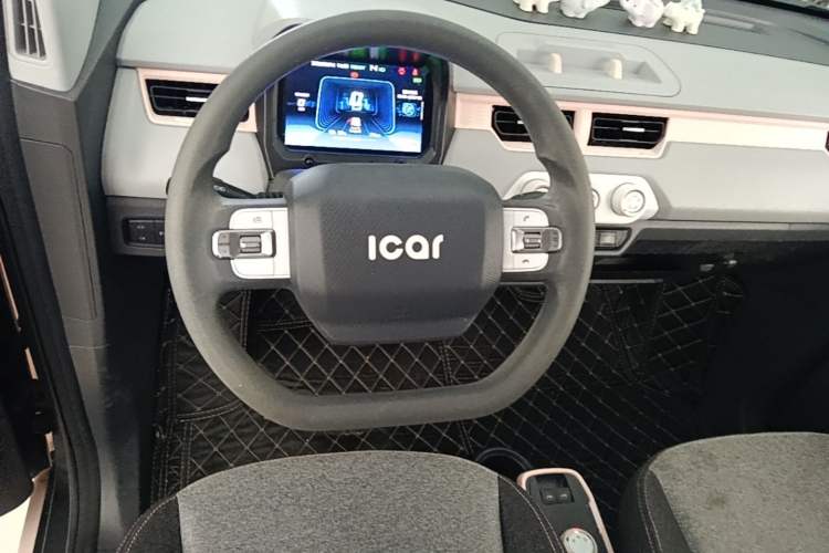 Used Chery QQ Ice Cream 2022 120km Conical Shape Lithium Iron Phosphate Steering Wheel