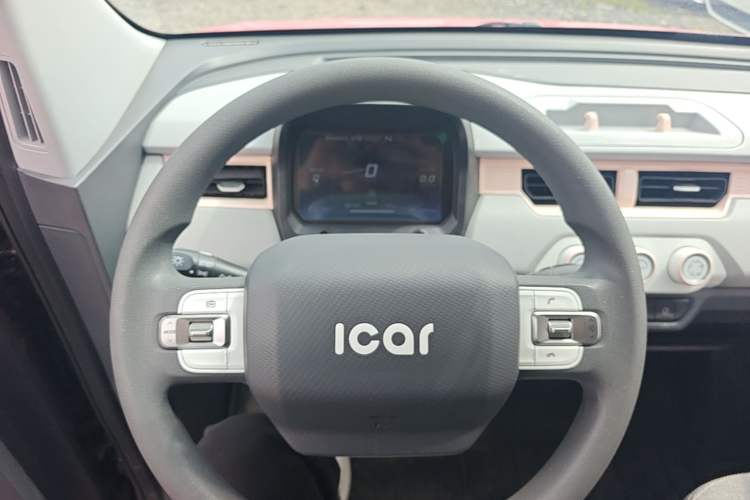 Used Chery QQ Ice Cream 2022 120km Conical Shape Lithium Iron Phosphate Steering Wheel
