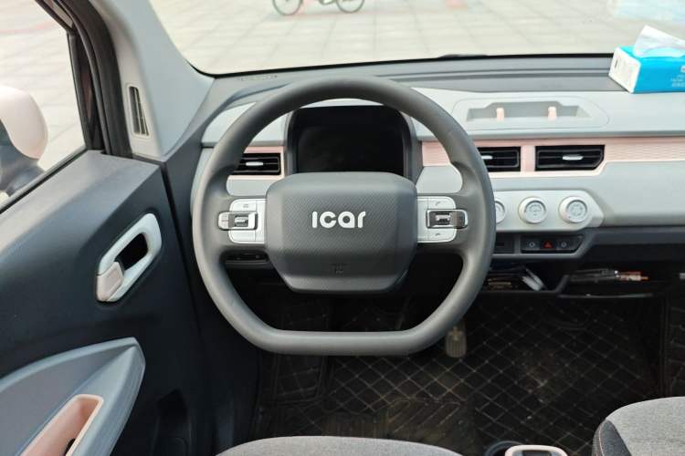 Used Chery QQ Ice Cream 2022 170km Sundae Phosphate Lithium-Ion Steering Wheel